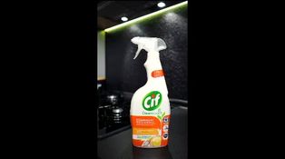 Sebastian Coțofană recomandă produsele CIF în cel mai amuzant, sincer și...strălucitor mod