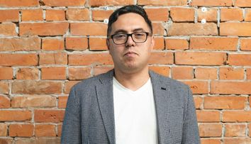 În această seară, Severin Andrei devine Șef sub acoperire – de la CEO, la angajat într-o misiune sub acoperire