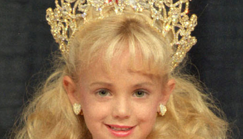 Cazul JonBenet Ramsey. La aproape 30 de ani de la una dintre cele mai misterioase crime din SUA, tatăl fetiței contestă modul în care au fost analizate probele din dosar