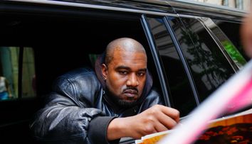Bianca Censori ar putea apărea fără haine și pe străzile din România. Kanye West are de gând să se mute în Europa, iar țara noastră se numără printre primele sale opțiuni