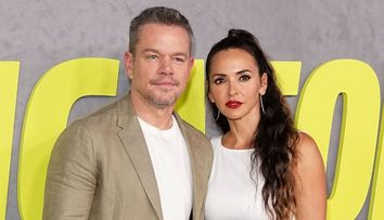 Matt Damon și soția Luciana Barroso, apariție rară în public alături de cele 4 fiice ale lor, la premiera filmului „The Instigators”