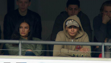 Gestul pe care l-a facut iubita lui Dele Alli in catedrala fotbalului, pe Wembley, a starnit reactii extrem de agresive!