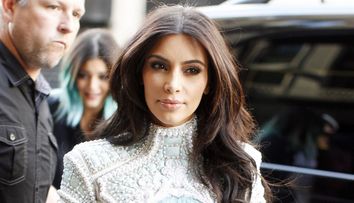 Adevarul despre silueta lui Kim Kardashian. Cum arata vedeta de reality show in costum de baie