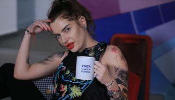 Miru, în ”Viața bate vlogul”, drama care i-a marcat adolescența: ”Nu suport cuvântul drogată”