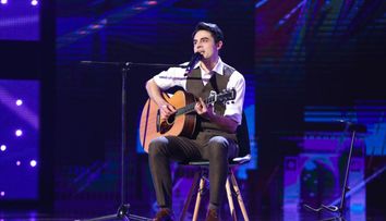 Românii au talent, sezonul 9: Ion Dodon, strungarul scripcar care le-a dat fiori juraților