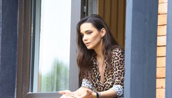 Laura Boghiu, arhitect Visuri la cheie: ”Dau cu mătura, șterg și praful să văd proiectul finalizat mai repede”