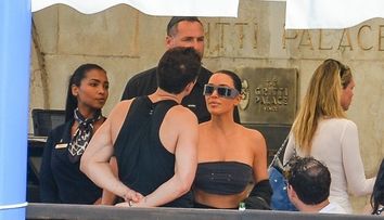 Kim Kardashian, văzută flirtând cu soțul lui Katy Perry. Ipostazele în care au fost surprinși cei doi, în contextul în care relația dintre Bloom și soția sa e incertă