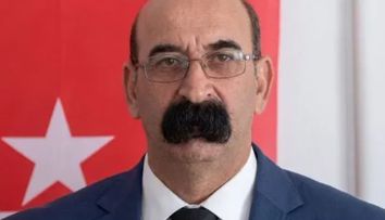 Un politician a devenit viral grație mustății sale XXL! Reacțiile amuzante ale oamenilor: ”Încă un transplant de păr care a mers prost”