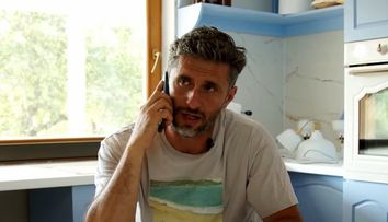 Dragoș Bucur s-a mutat la țară și și-a făcut vlog pe YouTube numit Rurality Show
