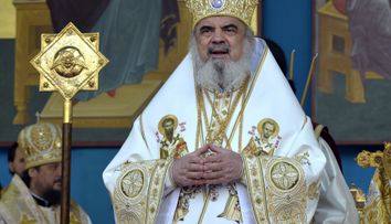 Cum arăta Patriarhul Daniel când era tânăr FOTO