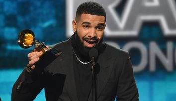 Drake și-a luat husă de telefon din aur alb și diamante, de 400.000 de dolari. Cum arată aceasta