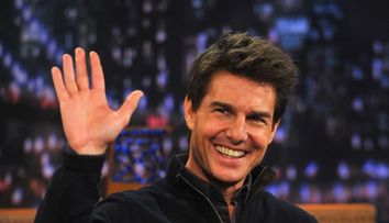 Tom Cruise are o iubita cu 17 ani mai tanara. Cum arata cea dupa care i s-au aprins calcaiele actorului
