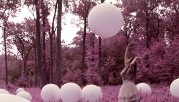 Betty a lansat single-ul si videoclipul 