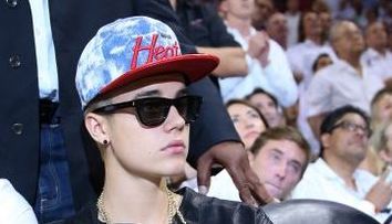 Justin Bieber, ironizat pentru ultima sa aparitie in public. S-a purtat ca o 