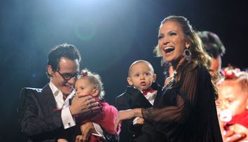Cat de mari au crescut gemenii lui Jennifer Lopez! Cantareata i-a adus cu ea la unul dintre cele mai important evenimente din viata ei