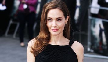 Angelina Jolie, pe covorul rosu intr-o rochie fara sutien. Cum arata actrita dupa operatia de dubla mastectomie