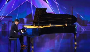 Rareș Bratu, pianistul de 15 ani de la Românii au talent: ”Abia aștept să te revăd în etapa viitoare!”