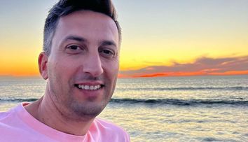 Cosmin Stan și soția sa și-au reînnoit jurămintele în Las Vegas. „Am avut alături de noi cele mai dragi ființe”