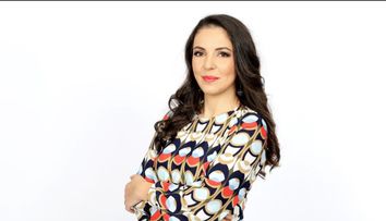 Cristina Joia, artistul plastic de la Visuri la cheie: „Vreau sa las in fiecare casa o lucrare pictata de mine”