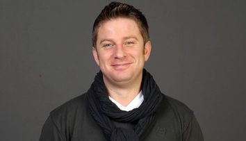 Maruta i-a gasit sosia lui Pavel Bartos. Cum arata bistriteanul care se prezinta drept simpaticul prezentator