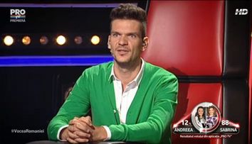 Tudor Chirila a fost pus in dificultate dupa ce le-a ascultat cantand. Doua voci aparte s-au duelat in ringul vocilor