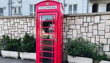 Biletul de 28 de cuvinte lăsat de un bărbat într-o cabină telefonică. Scrisoarea lui a uimit o țară întreagă. Ce scria