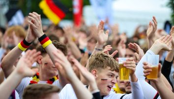 Prețuri amețitoare pe stadioanele de la Cupa Mondială 2026. Un covrig e 60 de lei. Cât poate să coste o sticlă de apă sau un pahar de bere