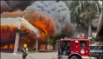 Infern în ”paradisul all-inclusive”. Un incendiu masiv a izbucnit la un resort de lux: o turistă din Italia a murit, alți 1.700 au fost evacuați