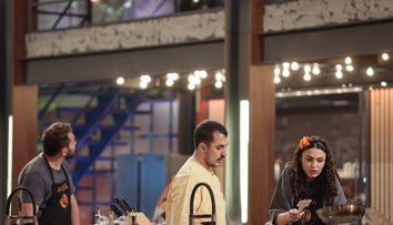 Cum reacționează concurenții MasterChef la apariția lui Petre Catană, principalul „vinovat” pentru haosul din bucătărie: „Nu înțeleg cum piatra poate fi proteină, dar cumva o gătim noi!”