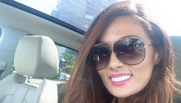 Claudia Pavel a incins atmosfera pe Facebook. S-a pozat doar in lenjerie intima, iar fotografiile au ajuns pe internet