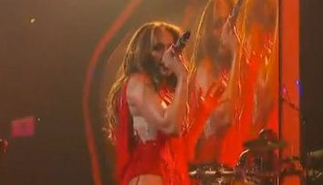 Cantareata e intr-o forma de zile mari! Jennifer Lopez face senzatie intr-o tinuta foarte SEXY! <span style=