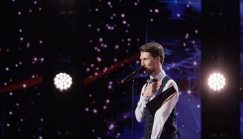 Românii au talent 2025, 21 februarie. Iulian Pușcă, muzicianul cu o poveste de viață emoționantă. A oferit o interpretare magnifică la nai