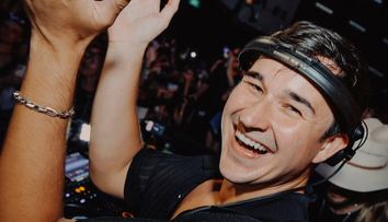 John Summit a făcut show total pe scena Neversea Kapital, cel mai tare festival din București! Ce ne-a spus DJ-ul american despre vizita sa în România: „Sunt foarte entuziasmat!”