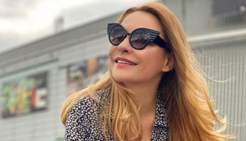 Adina Buzatu se bronzează fără sutien la Vama Veche. „Probabil ultima zi de plajă sezonul acesta”