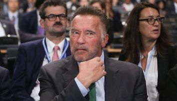 Asta-i bună! Ce ar face Schwarzenegger dacă s-ar putea întoarce în timp ca Terminator