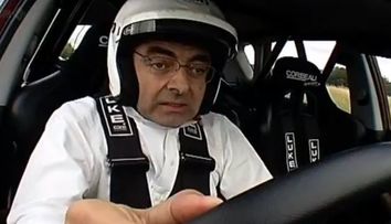 Suma record pentru masina lui Mr. Bean. Cat au costat reparatiile bolidului facut praf de actor