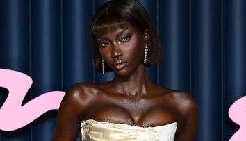 Arată ca o zeiță și face furori pe podium! Ea le-a detronat pe Gigi Hadid și Kendall Jenner. Este cel mai bine plătit fotomodel din lume