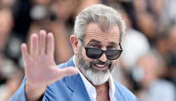 Cât te costă o cină și un selfie cu Mel Gibson. Actorul și-a scandalizat fanii
