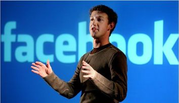 Fondatorul Facebook, surprins cu machiaj la ochi
