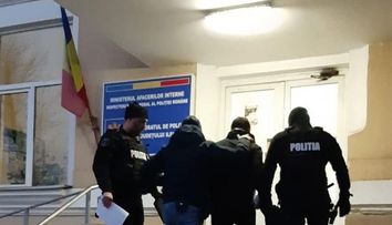 Polițiștii ilfoveni au destructurat o rețea care falsifica documente, printre care și permise auto