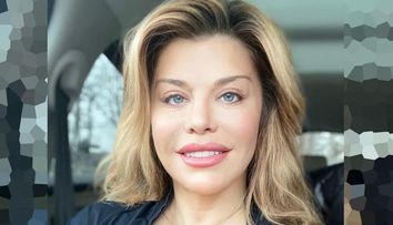 Așa se face un șpagat la sală! Loredana Groza și-a uimit fanii cu „flexibilitatea” ei