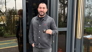 Pescobar dă bani tuturor elevilor care iau 10 la Bacalaureat. Ce sumă vor primii premianții din partea milionarului: „Haide cu învățătura!”