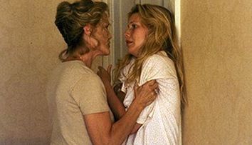 Gwyneth Paltrow isi potoleste nervii cu cate o bere! Vezi cine a invatat-o acest truc! VIDEO