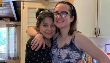 Elena Cârstea, reîntâlnire emoționantă cu fiica sa, Adriana, care este soldat pentru armata americană