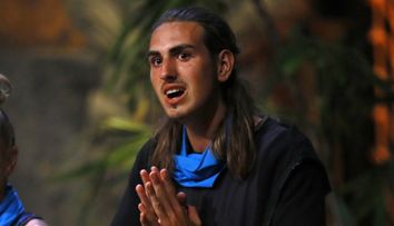 Răzvan Danciu, cu lacrimi în ochi după ce a aflat că părăsește Survivor: „Mi-ați făcut mândri părinții”