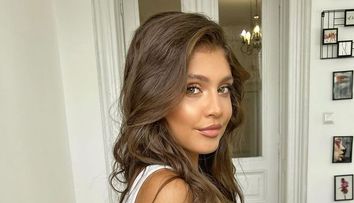 Elena Chiriac a făcut parada modei în vacanța din Mykonos. Ce ținute sexy a purtat