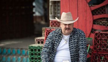 Bobiță vinde pui ungurești și are și rețeta ideală de ciorbă pentru Fierbinți