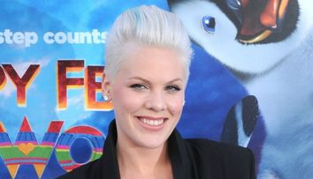 Pink, mama model sau iresponsabila? Imaginea care a starnit controverse printre fani