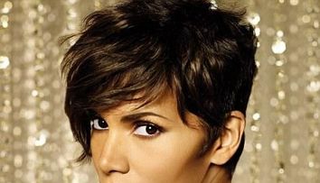 Are toate motivele sa fie mandra de corpul ei! Halle Berry, in costum de baie la 46 de ani: FOTO