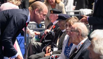 Răspunsul care le-a adus zâmbetul pe buze tuturor! Cum a reacționat prințul William când a fost întrebat cum se simte Kate Middleton de către un veteran de război